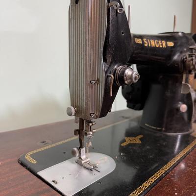 LOT 40B: Vintage Singer 206 Sewing Machine in Folding Trapezoid Cabinet / Sewing Table w/ Matching Storage Bench