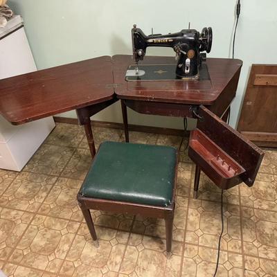 LOT 40B: Vintage Singer 206 Sewing Machine in Folding Trapezoid Cabinet / Sewing Table w/ Matching Storage Bench
