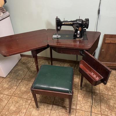 LOT 40B: Vintage Singer 206 Sewing Machine in Folding Trapezoid Cabinet / Sewing Table w/ Matching Storage Bench