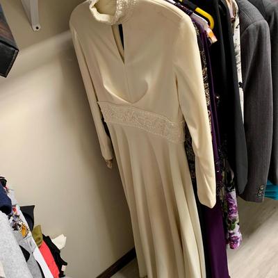 LOT 41 M: Closet Clear Out! Men & Women's Clothes, Dresses, Suits, Shoes, Scarves, Gloves, & More