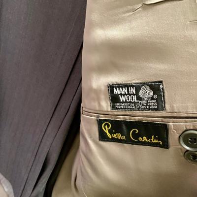 LOT 41 M: Closet Clear Out! Men & Women's Clothes, Dresses, Suits, Shoes, Scarves, Gloves, & More