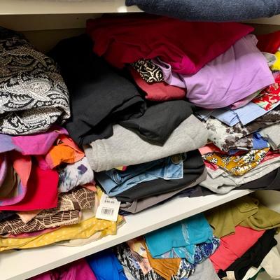 LOT 41 M: Closet Clear Out! Men & Women's Clothes, Dresses, Suits, Shoes, Scarves, Gloves, & More