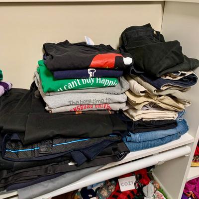 LOT 41 M: Closet Clear Out! Men & Women's Clothes, Dresses, Suits, Shoes, Scarves, Gloves, & More