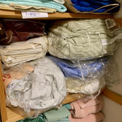 LOT 45 Z: Closet Clear Out! Bedsheets, Towels, Pillows, & More
