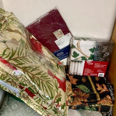 LOT 45 Z: Closet Clear Out! Bedsheets, Towels, Pillows, & More