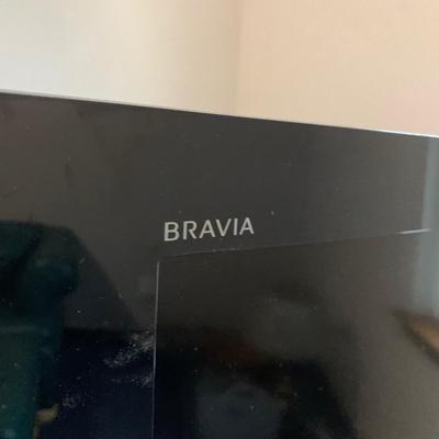 LOT 47 Z: Sony Bravia LCD TV Model #KDL-32BX300