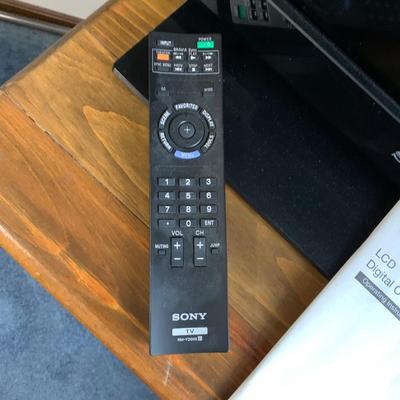 LOT 47 Z: Sony Bravia LCD TV Model #KDL-32BX300