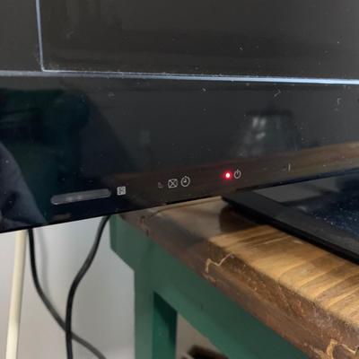 LOT 47 Z: Sony Bravia LCD TV Model #KDL-32BX300