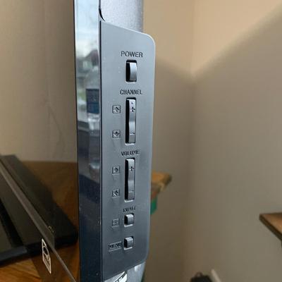 LOT 47 Z: Sony Bravia LCD TV Model #KDL-32BX300