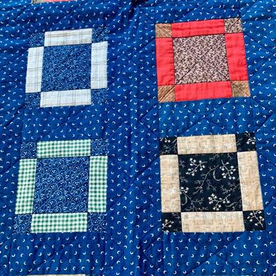 LOT 49 M: Beautiful Decorative Quilt Collection