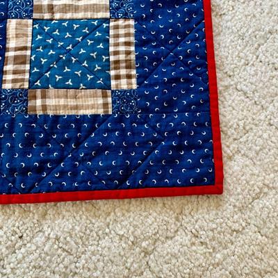 LOT 49 M: Beautiful Decorative Quilt Collection