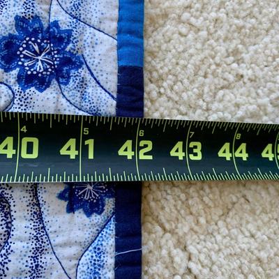 LOT 49 M: Beautiful Decorative Quilt Collection