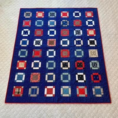 LOT 49 M: Beautiful Decorative Quilt Collection