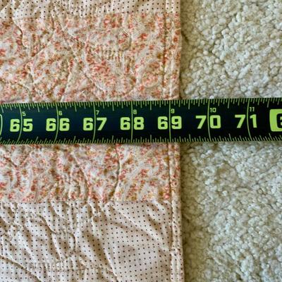 LOT 49 M: Beautiful Decorative Quilt Collection