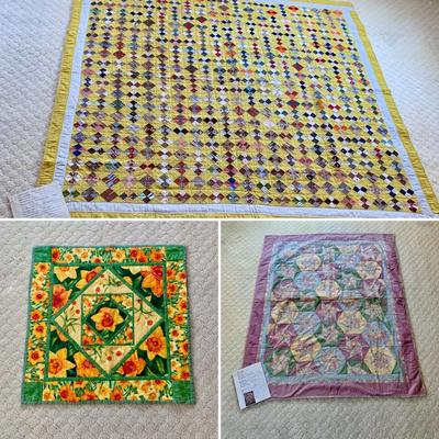 LOT 50 M: Beautiful Decorative Quilt Collection