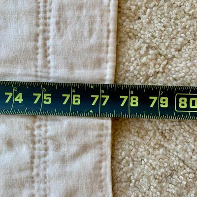 LOT 50 M: Beautiful Decorative Quilt Collection