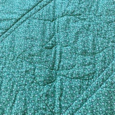 LOT 50 M: Beautiful Decorative Quilt Collection