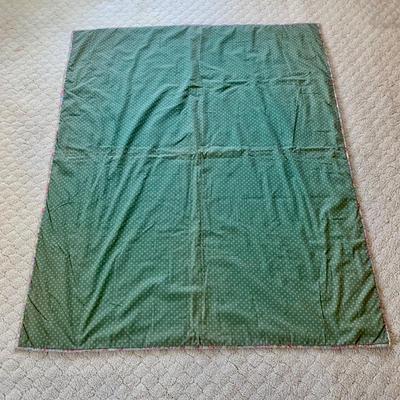 LOT 50 M: Beautiful Decorative Quilt Collection