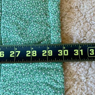 LOT 50 M: Beautiful Decorative Quilt Collection