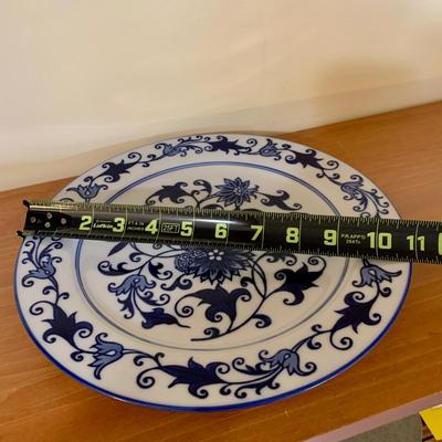 LOT 59 K: Bombay Blue & White China Set: Florals & Dragons 18 pieces