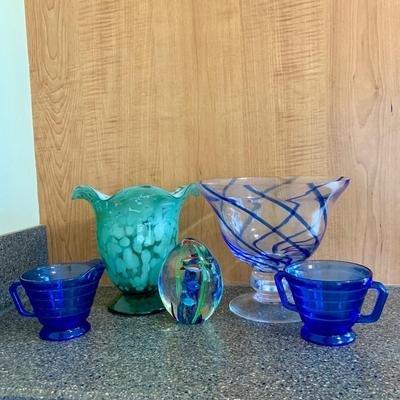 LOT 64 K: Signed Hand Blown Ruffled Rim Aqua & White Marbled Vase, Pasabahce Turkish Cobalt Blue Swirl Hand Blown Glass Footed Bowl,...