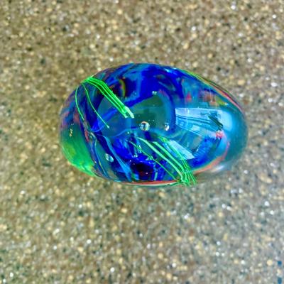 LOT 64 K: Signed Hand Blown Ruffled Rim Aqua & White Marbled Vase, Pasabahce Turkish Cobalt Blue Swirl Hand Blown Glass Footed Bowl,...