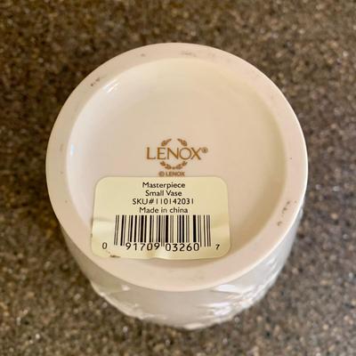 LOT 66 K: Lenox Collection: Votives, Daffodil Bud Vase, Gerbera Daisy Floral Blossoms Collection Vase, & Iris Masterpiece Vase