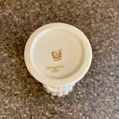 LOT 66 K: Lenox Collection: Votives, Daffodil Bud Vase, Gerbera Daisy Floral Blossoms Collection Vase, & Iris Masterpiece Vase