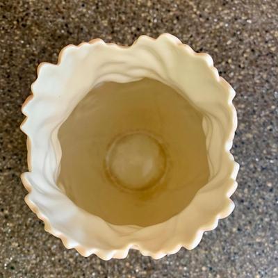 LOT 66 K: Lenox Collection: Votives, Daffodil Bud Vase, Gerbera Daisy Floral Blossoms Collection Vase, & Iris Masterpiece Vase