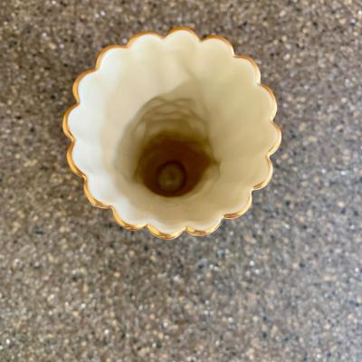 LOT 66 K: Lenox Collection: Votives, Daffodil Bud Vase, Gerbera Daisy Floral Blossoms Collection Vase, & Iris Masterpiece Vase