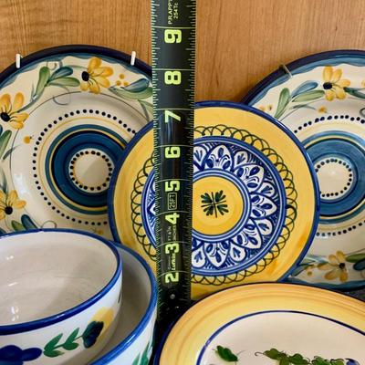 LOT 67 K: Yellow & Blue Floral Collector Plate Home Decor Collection