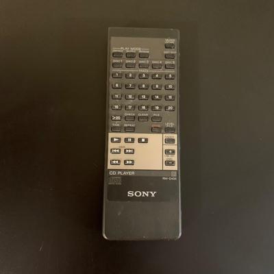 LOT 71 L: Sony Super Audio CD Player Model #SCD-CE595