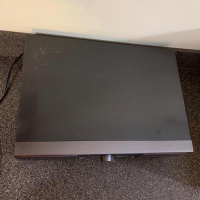 LOT 72 L: JVC Double Cassette Deck Model #TD-W209