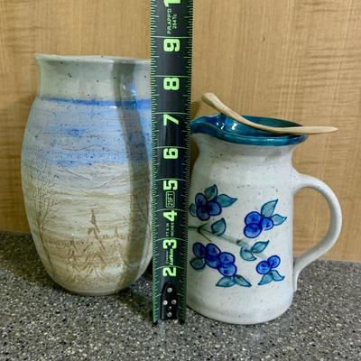 LOT 74 K: Blue & White Pottery Collection: Foo Dog & Blossoms Chinese Ginger Jar, Louisville Stoneware Smithsonian Institute...