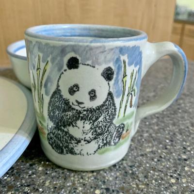 LOT 74 K: Blue & White Pottery Collection: Foo Dog & Blossoms Chinese Ginger Jar, Louisville Stoneware Smithsonian Institute...