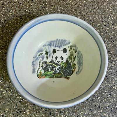 LOT 74 K: Blue & White Pottery Collection: Foo Dog & Blossoms Chinese Ginger Jar, Louisville Stoneware Smithsonian Institute...