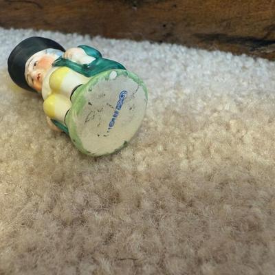 LOT 102B: Very Mini Toby Mugs & Jugs - Royal Doulton, Goebel, The American Potter NYWF