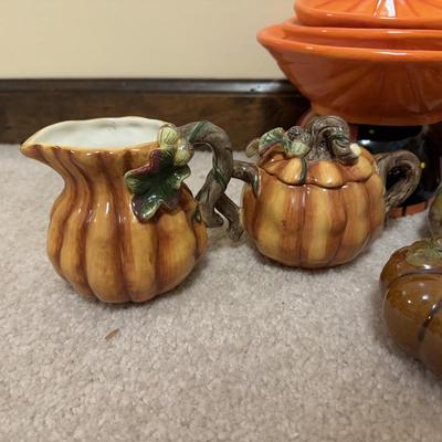 LOT 109B: Huge Lot of Halloween & Autumnal Home Decor