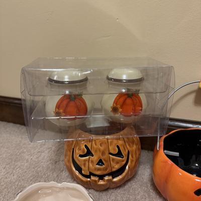 LOT 109B: Huge Lot of Halloween & Autumnal Home Decor