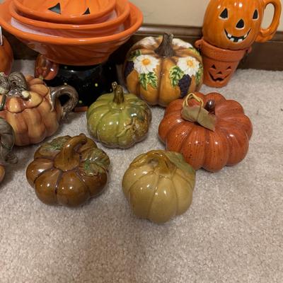 LOT 109B: Huge Lot of Halloween & Autumnal Home Decor