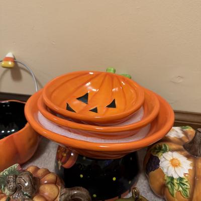 LOT 109B: Huge Lot of Halloween & Autumnal Home Decor