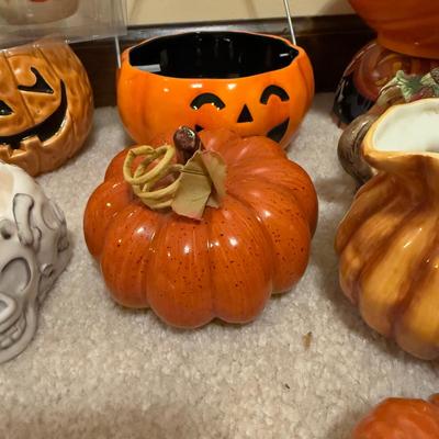LOT 109B: Huge Lot of Halloween & Autumnal Home Decor