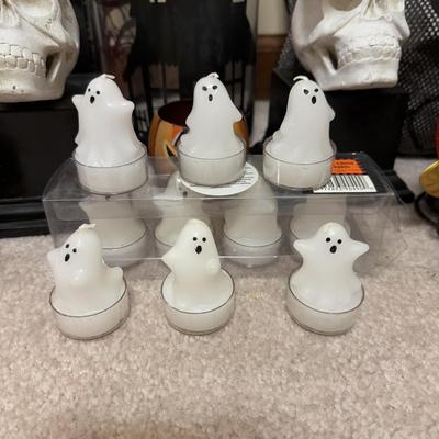 LOT 109B: Huge Lot of Halloween & Autumnal Home Decor