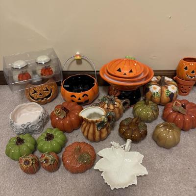 LOT 109B: Huge Lot of Halloween & Autumnal Home Decor