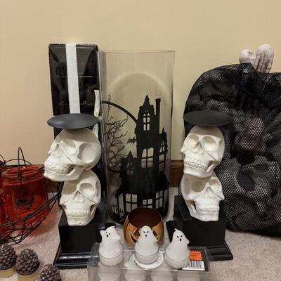 LOT 109B: Huge Lot of Halloween & Autumnal Home Decor