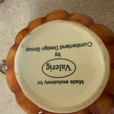 LOT 109B: Huge Lot of Halloween & Autumnal Home Decor