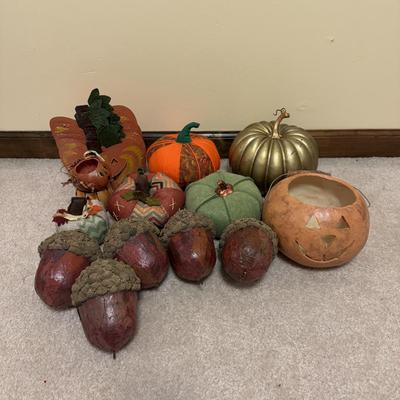 LOT 109B: Huge Lot of Halloween & Autumnal Home Decor