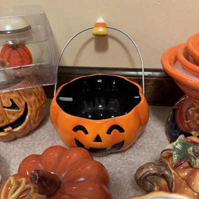 LOT 109B: Huge Lot of Halloween & Autumnal Home Decor