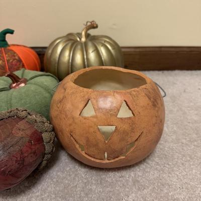 LOT 109B: Huge Lot of Halloween & Autumnal Home Decor