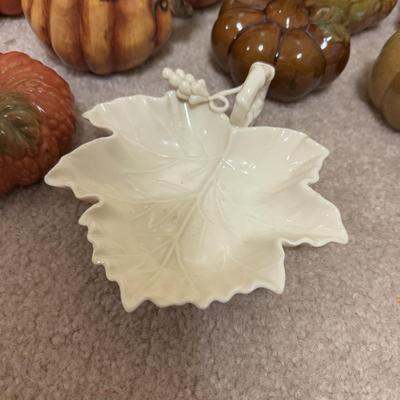 LOT 109B: Huge Lot of Halloween & Autumnal Home Decor